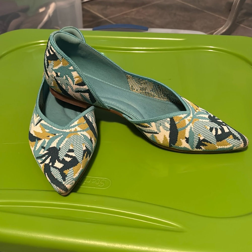 Vivaia flats, size 40.5